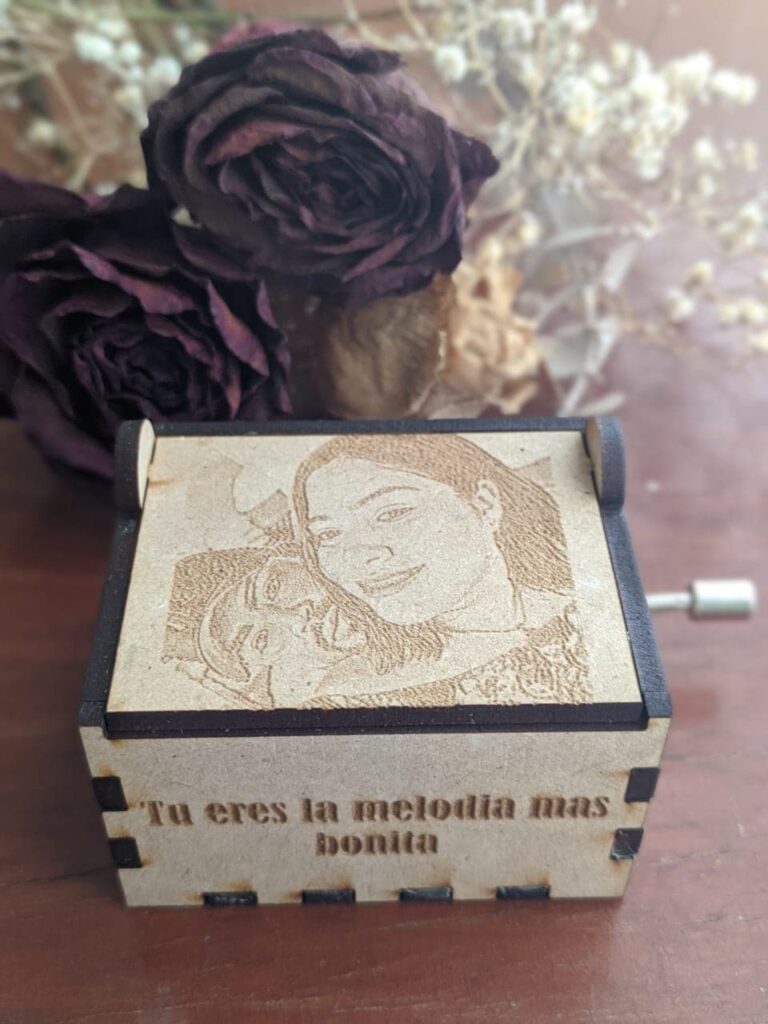 caja musical personalizada